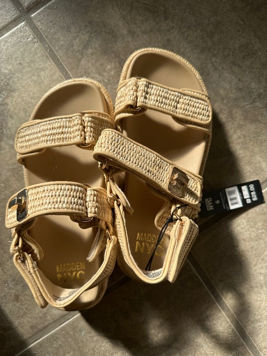 Steve Madden Shoes - Steve Madden platform sandals